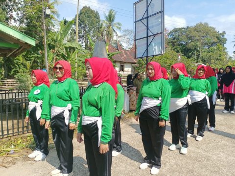lomba gerak jalan dalam rangka HUT RI 77
